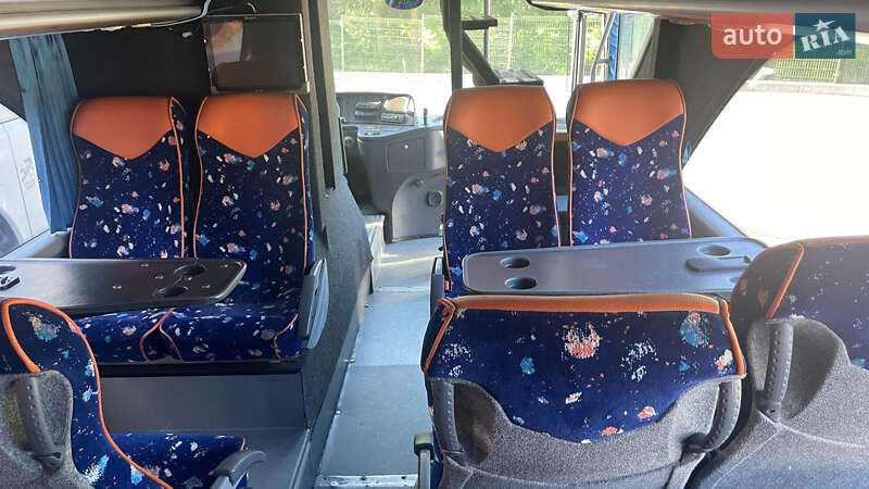 Туристичний / Міжміський автобус Scania CN 2008 в Чернівцях