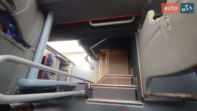 Туристичний / Міжміський автобус Scania CN 2008 в Чернівцях