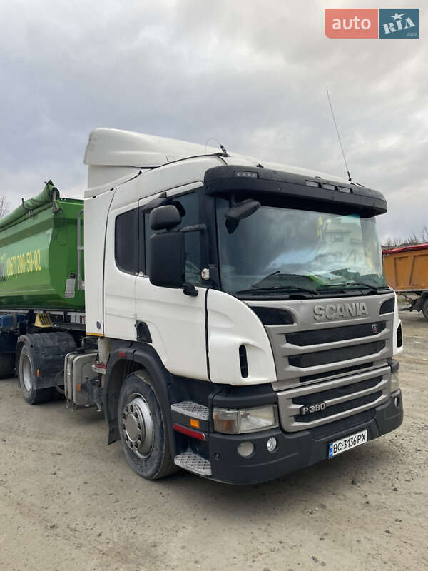 Тягач Scania P 2012 в 