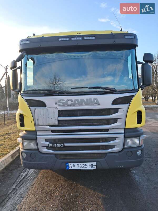Тягач Scania P 2012 в Ярмолинцах