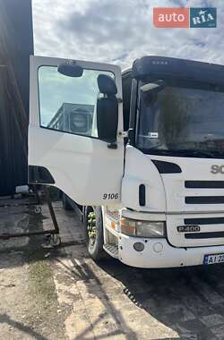 Тягач Scania P 2011 в 