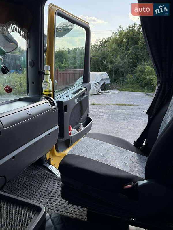 Контейнеровоз Scania P 2008 в Вінниці