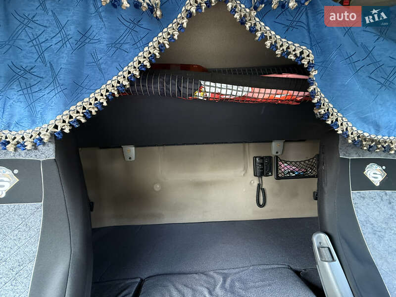 Контейнеровоз Scania P 2008 в Вінниці