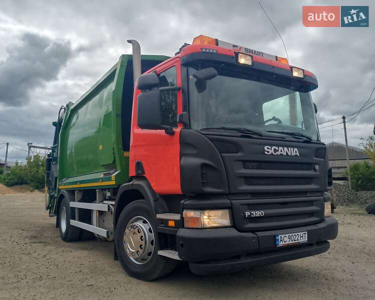 Сміттєвоз Scania P 2011 в Луцьку