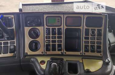 Тягач Scania R 124 2004 в 