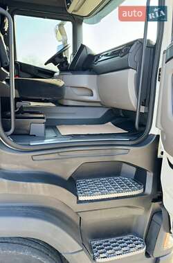 Контейнеровоз Scania R 450 2020 в 
