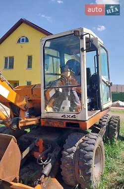 Колесный экскаватор Schaeff HML 1997 в 