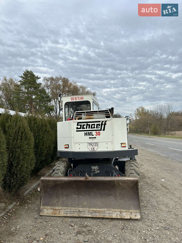 Колесный экскаватор Schaeff HML 1989 в Черновцах