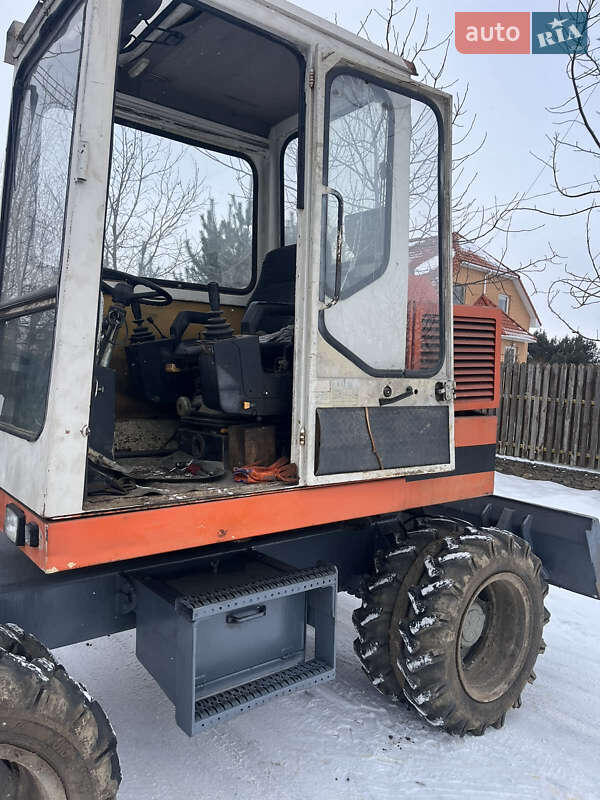 Колісний екскаватор Schaeff HML 1995 в Луцьку