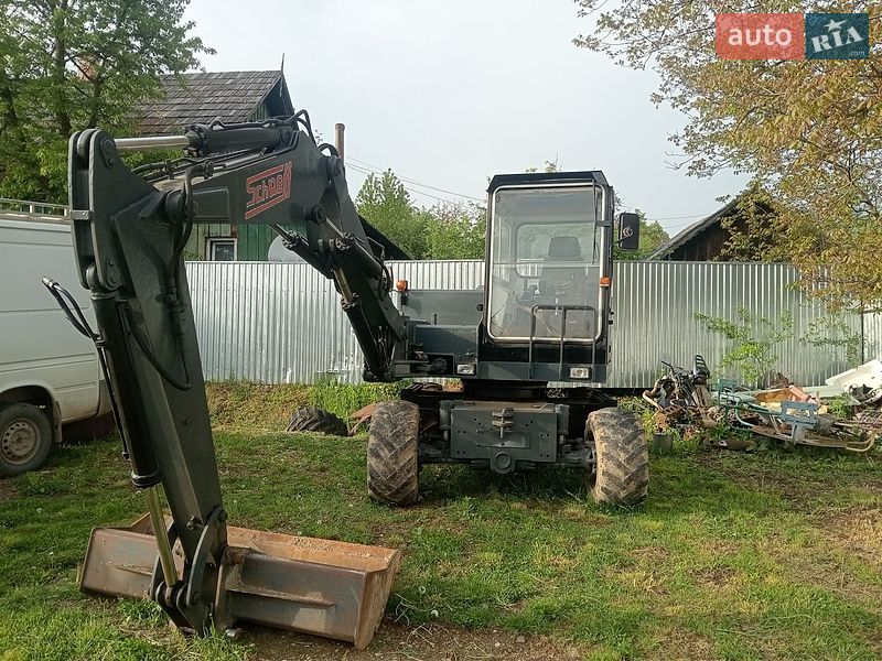 Экскаватор погрузчик Schaeff HML 1994 в Черновцах