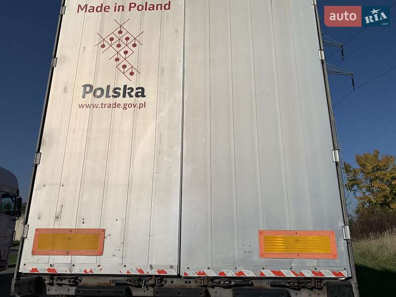 Бортовой полуприцеп Schmitz Cargobull Cargobull 2005 в Трускавце