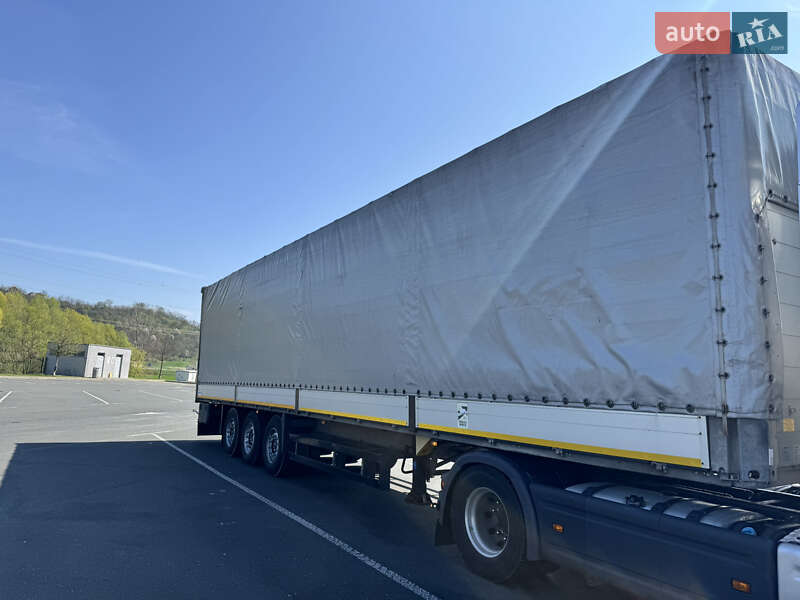 Тентованный борт (штора) - полуприцеп Schmitz Cargobull Cargobull 2012 в Новоднестровске