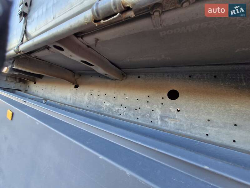 Тентований борт (штора) - напівпричіп Schmitz Cargobull Cargobull 2013 в Івано-Франківську