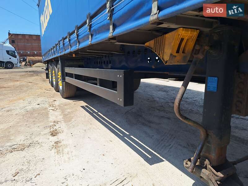 Платформа Schmitz Cargobull Cargobull 2011 в Мукачевому