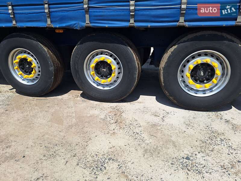 Платформа Schmitz Cargobull Cargobull 2011 в Мукачевому