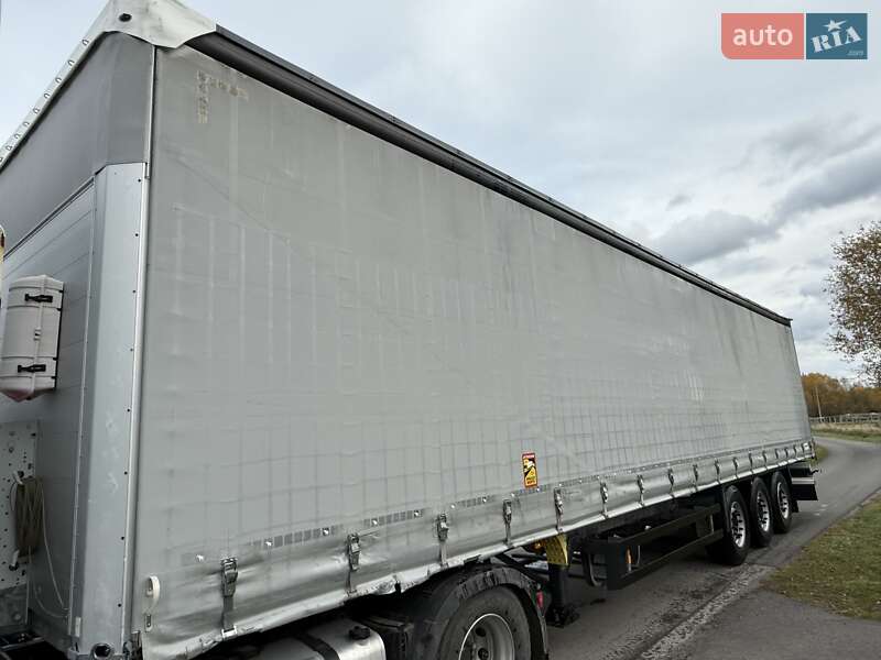 Тентований борт (штора) - напівпричіп Schmitz Cargobull Cargobull 2015 в Надвірній