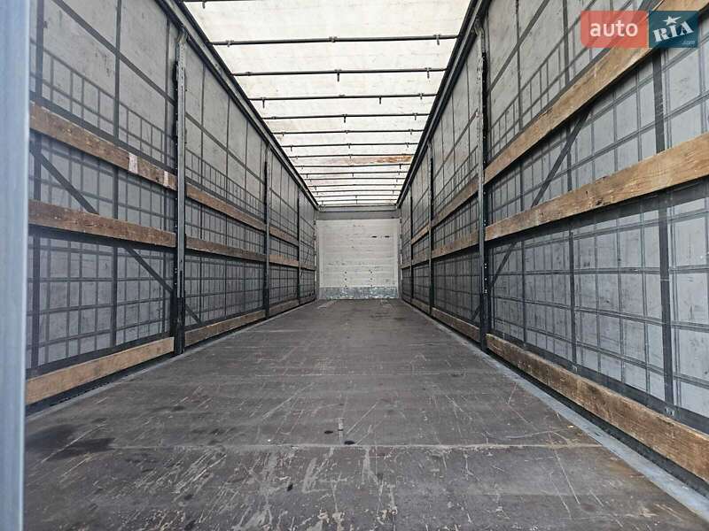 Тентований борт (штора) - напівпричіп Schmitz Cargobull Cargobull 2015 в Надвірній