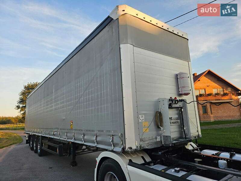 Тентований борт (штора) - напівпричіп Schmitz Cargobull Cargobull 2015 в Надвірній