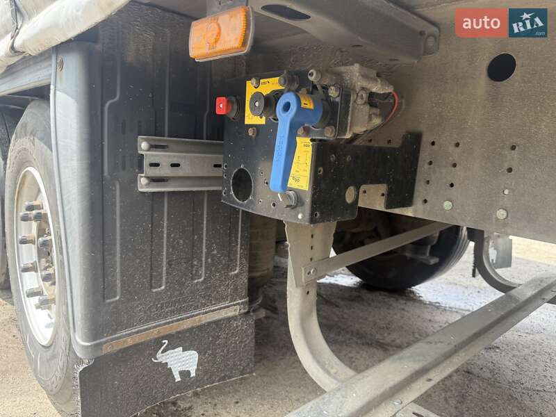 Бортовой полуприцеп Schmitz Cargobull Cargobull 2014 в Ровно