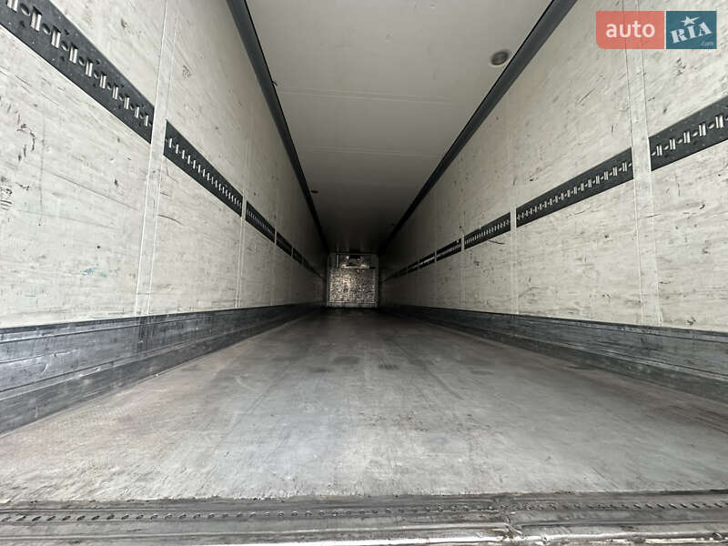 Рефрижератор полуприцеп Schmitz Cargobull Cargobull 2004 в Умани фото 6 Рефрижератор полуприцеп Schmitz Cargobull Cargobull 2004 в Умани
