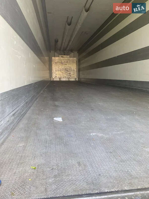 Рефрижератор полуприцеп Schmitz Cargobull Cargobull 2005 в Виннице