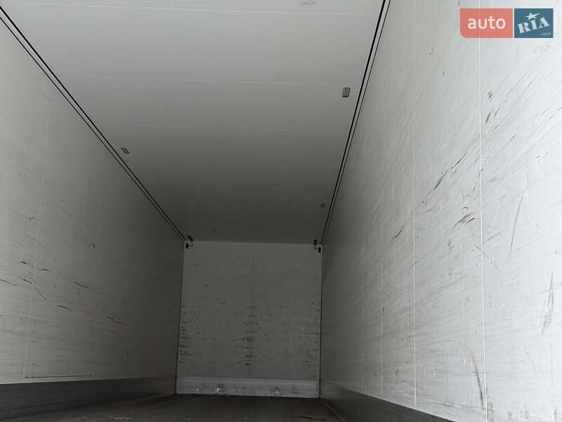 Изотермическая будка Schmitz Cargobull Cargobull 2014 в Киеве