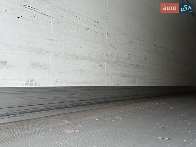 Изотермическая будка Schmitz Cargobull Cargobull 2014 в Киеве