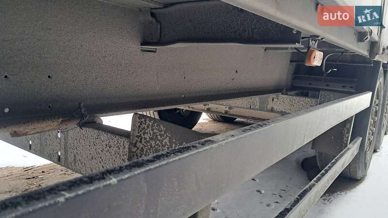 Бортовий напівпричіп Schmitz Cargobull Cargobull 2004 в Ратному