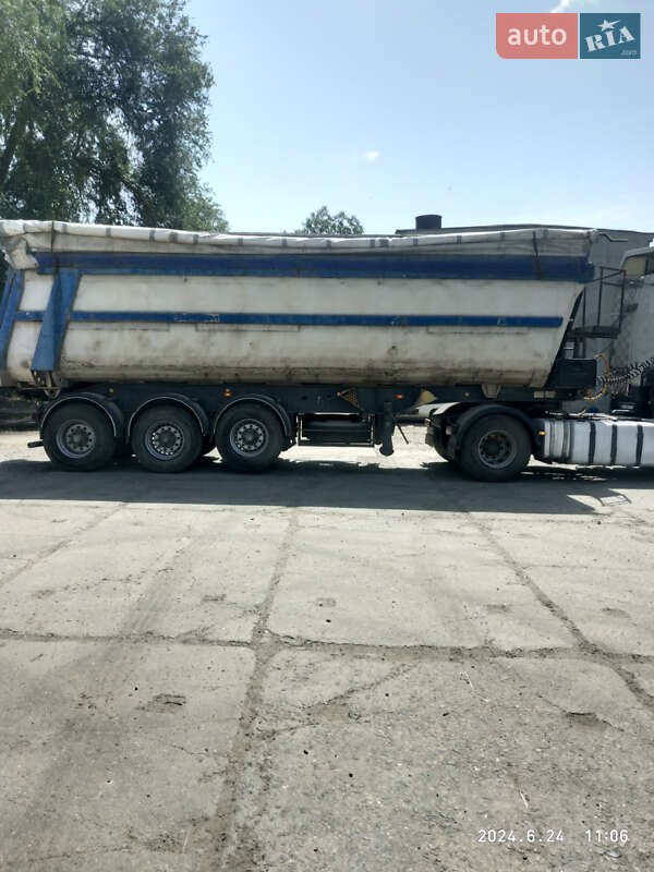 Самоскид напівпричіп Schmitz Cargobull Gotha 2004 в Ізмаїлі