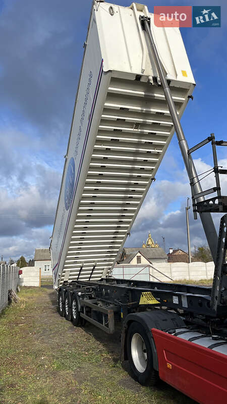 Зерновоз - полуприцеп Schmitz Cargobull Gotha 2013 в Шептицькому