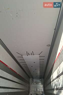 Рефрижератор полуприцеп Schmitz Cargobull S01 2000 в 