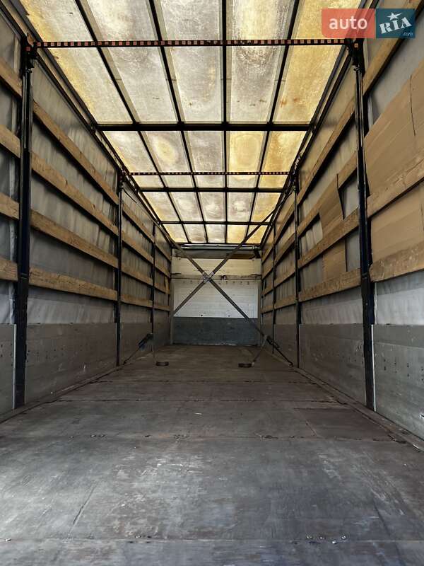 Бортовой полуприцеп Schmitz Cargobull S01 2001 в Мене