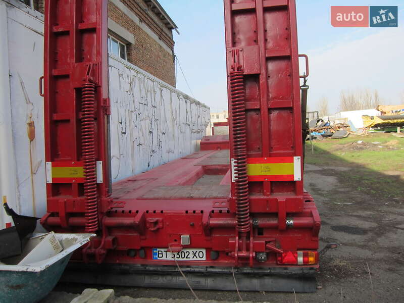 Низкорамная платформа Schmitz Cargobull SAF 2008 в Виннице