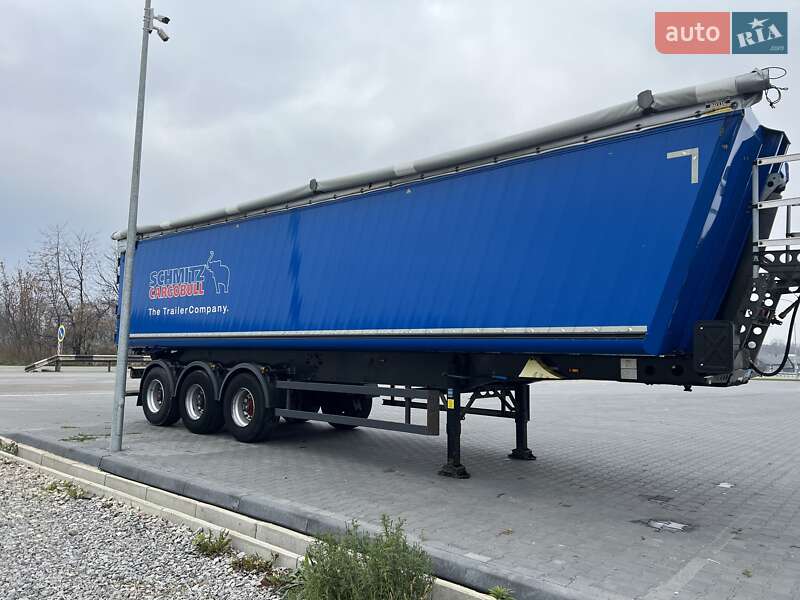 Самосвал полуприцеп Schmitz Cargobull SAF 2015 в Черновцах