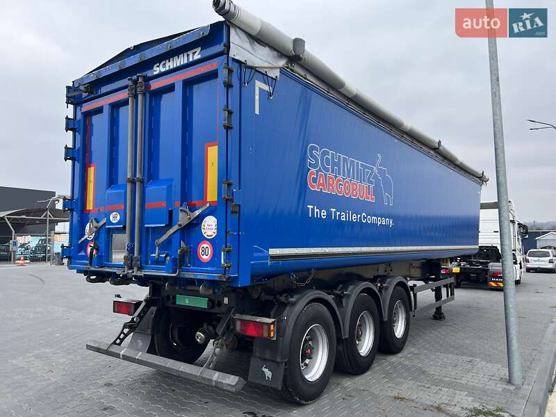 Самосвал полуприцеп Schmitz Cargobull SAF 2015 в Черновцах