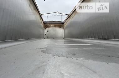 Самоскид напівпричіп Schmitz Cargobull SAF 2015 в Чернівцях