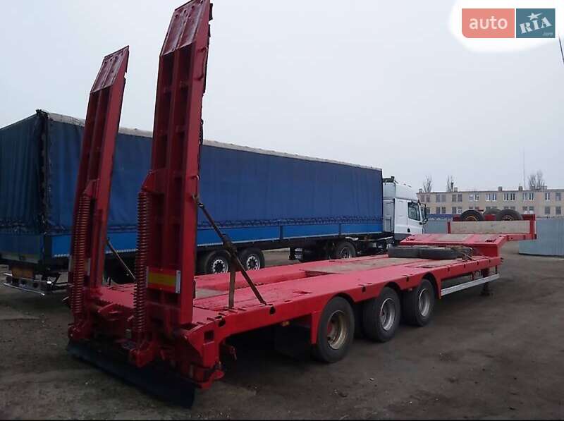 Низкорамная платформа Schmitz Cargobull SAF 2008 в Виннице