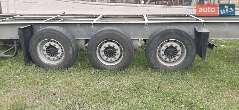 Платформа напівпричіп Schmitz Cargobull SAF 2003 в Первомайську