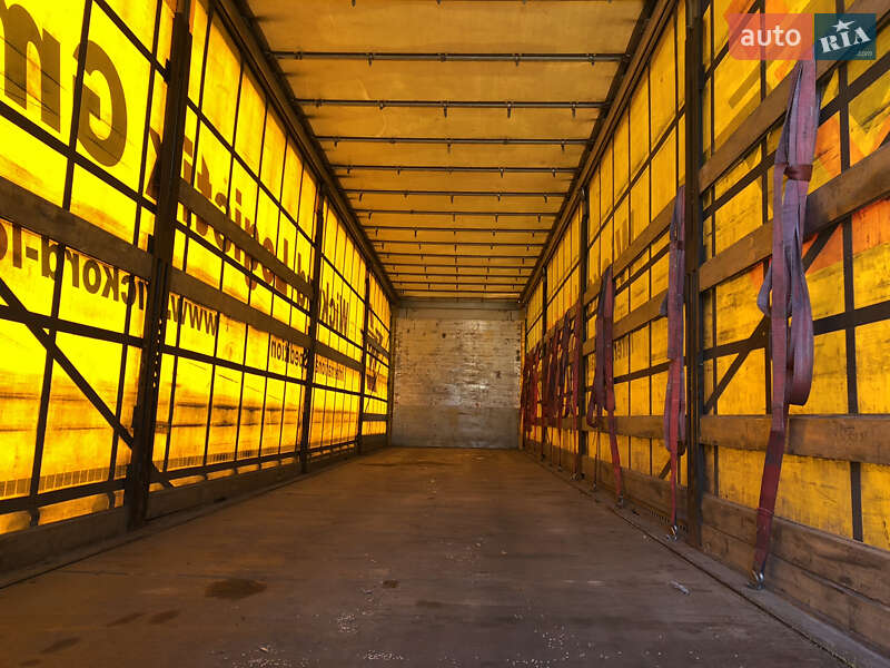 Тентований борт (штора) - напівпричіп Schmitz Cargobull SAF 2011 в Луцьку