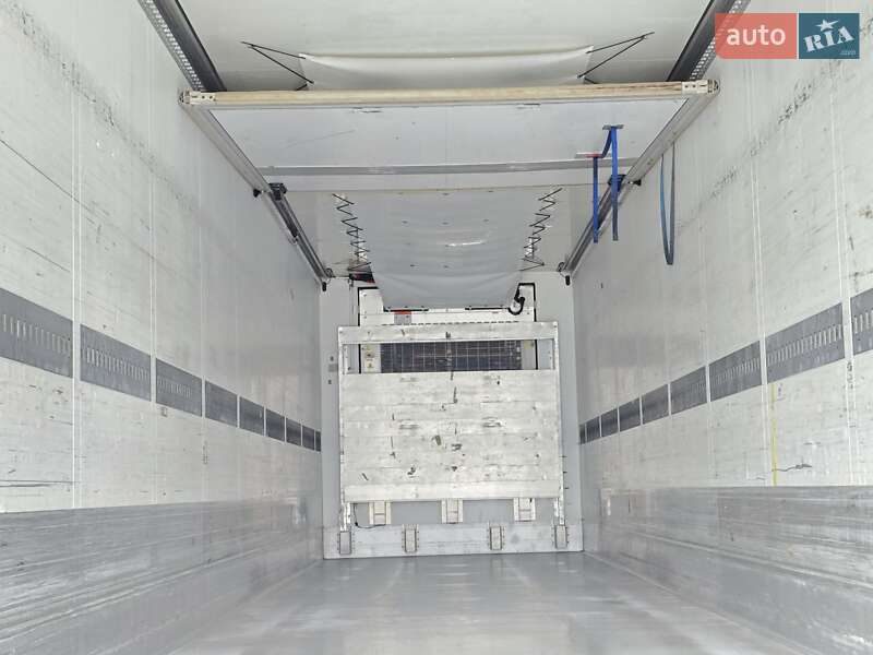 Рефрижератор полуприцеп Schmitz Cargobull SAF 2011 в Виннице