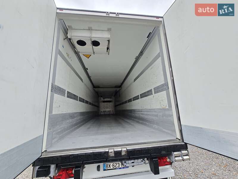 Рефрижератор полуприцеп Schmitz Cargobull SAF 2011 в Виннице