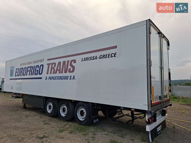 Рефрижератор Schmitz Cargobull SAF 2004 в Иршаве