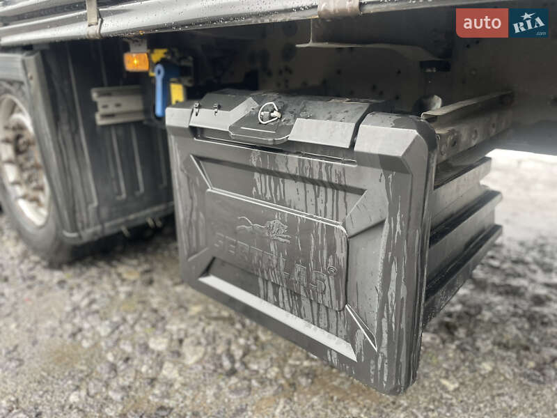 Тентований борт (штора) - напівпричіп Schmitz Cargobull SAF 2015 в Вінниці