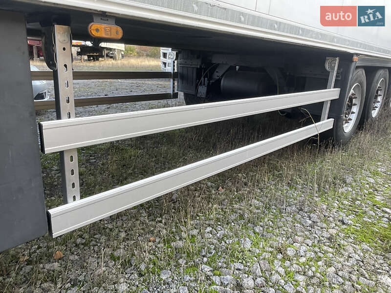 Рефрижератор напівпричіп Schmitz Cargobull SAF 2012 в Вінниці