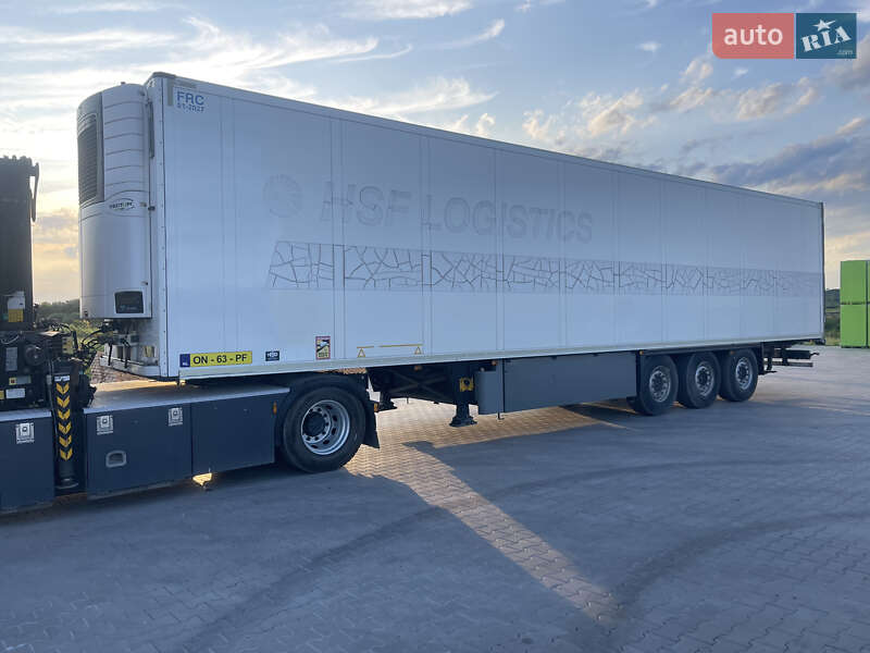 Рефрижератор полуприцеп Schmitz Cargobull SCB S3B 2015 в Ровно