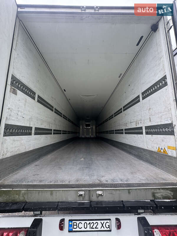 Рефрижератор напівпричіп Schmitz Cargobull SCB S3B 2013 в Львові