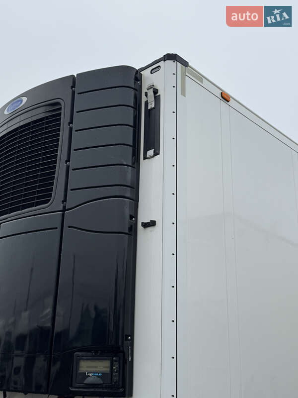 Рефрижератор полуприцеп Schmitz Cargobull SCB S3B 2015 в Виннице