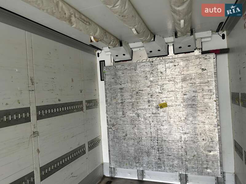 Рефрижератор полуприцеп Schmitz Cargobull SCB S3B 2015 в Ковеле