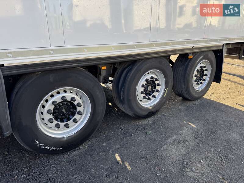 Рефрижератор полуприцеп Schmitz Cargobull SCB S3B 2014 в Виннице