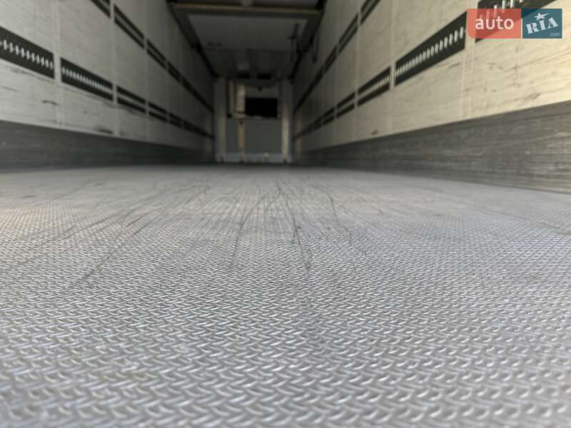 Рефрижератор полуприцеп Schmitz Cargobull SCB S3B 2014 в Виннице